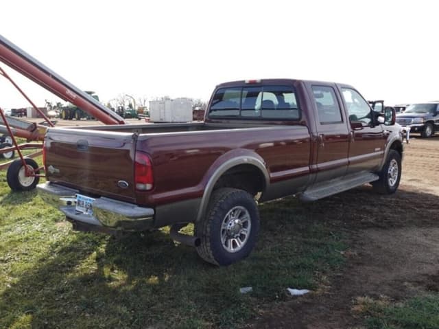 Image of Ford F-350 equipment image 2