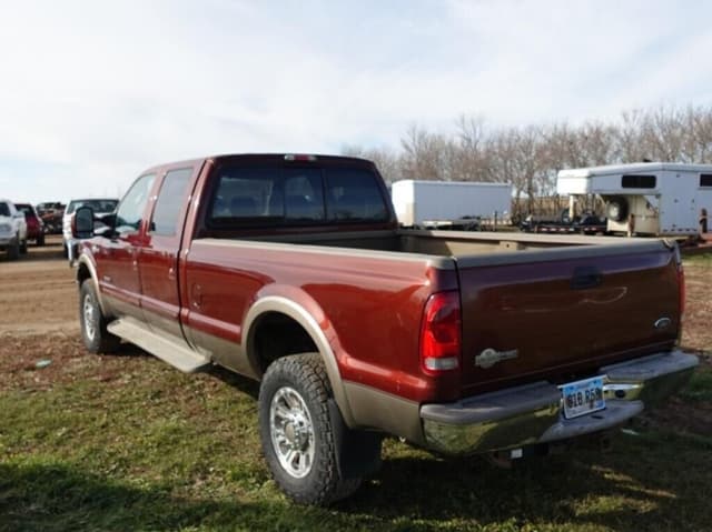 Image of Ford F-350 equipment image 3
