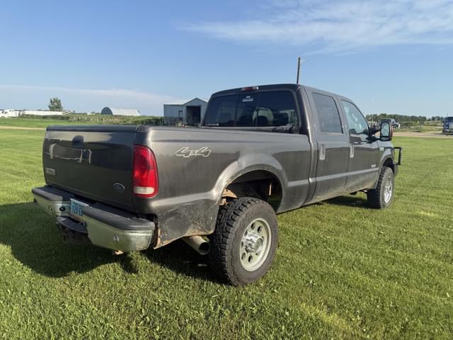 Image of Ford F-350 equipment image 2