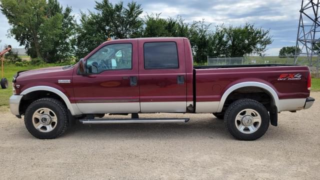 Image of Ford F-350 equipment image 1