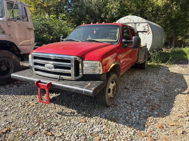 Image of Ford F-350 equipment image 1