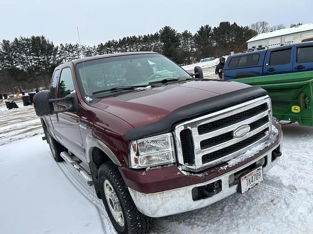 Image of Ford F-350 equipment image 4