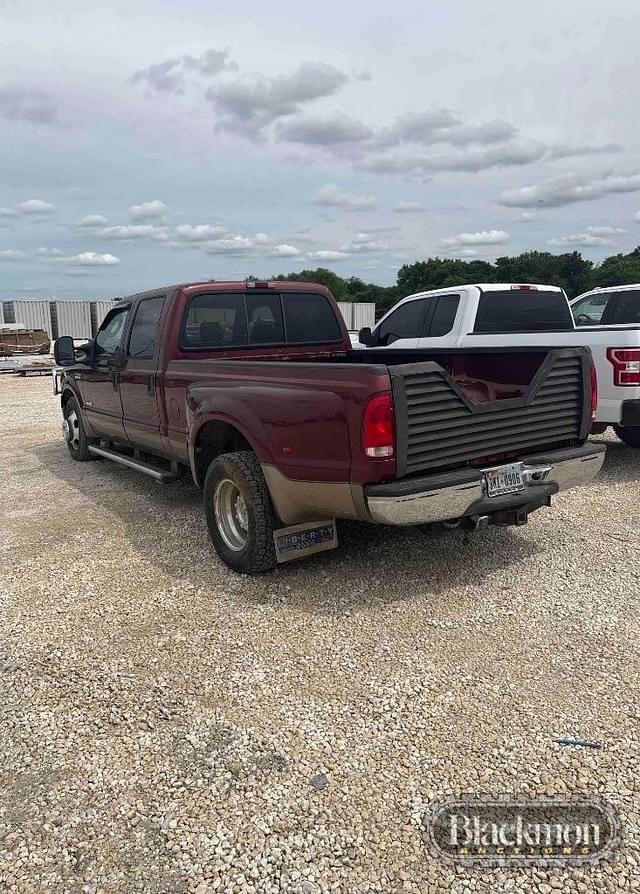 Image of Ford F-350 equipment image 1