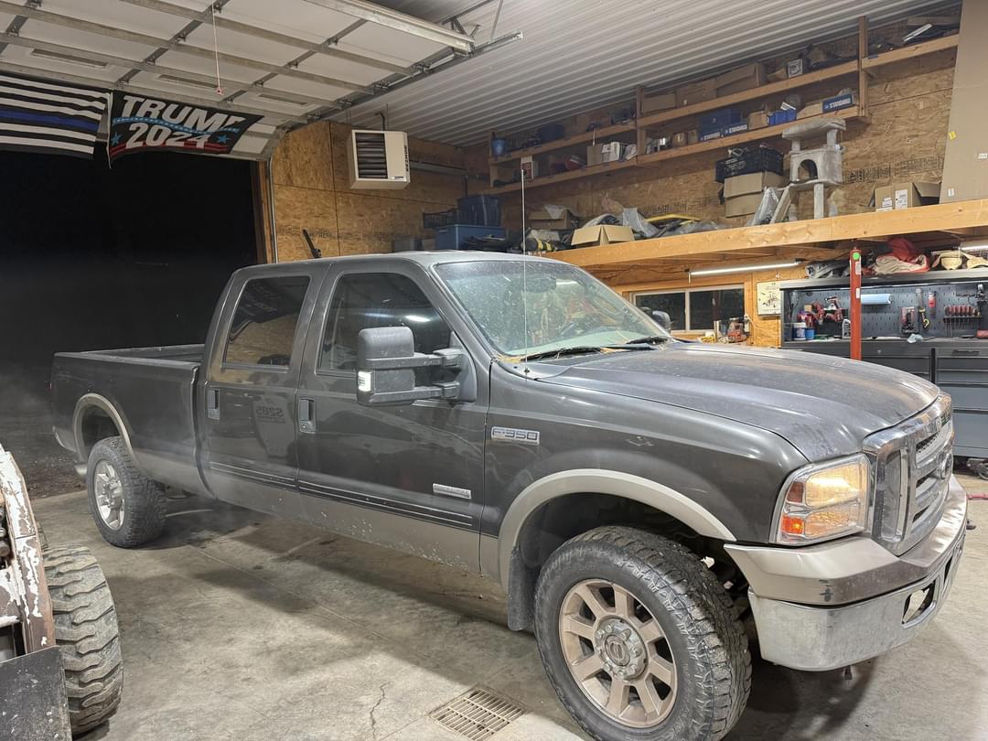 Image of Ford F-350 Primary image