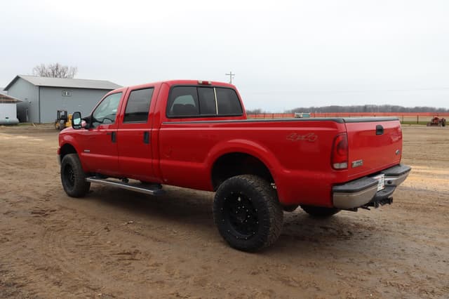 Image of Ford F-350 equipment image 4