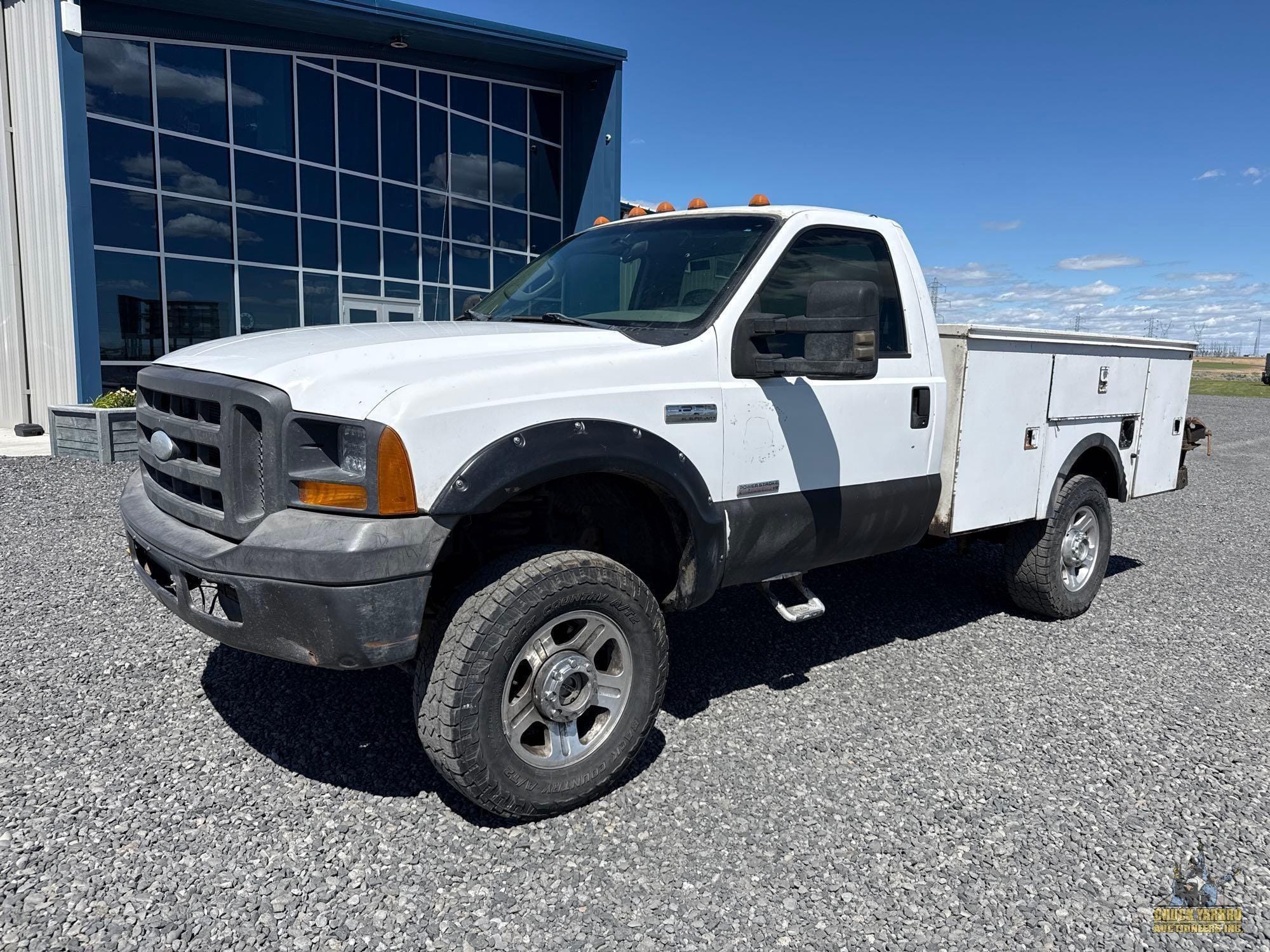 2005 Ford F-350 Equipment Image0