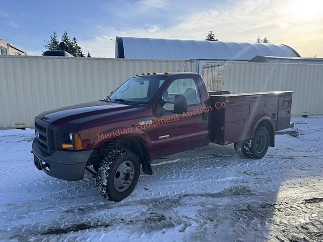 Image of Ford F-350 equipment image 1