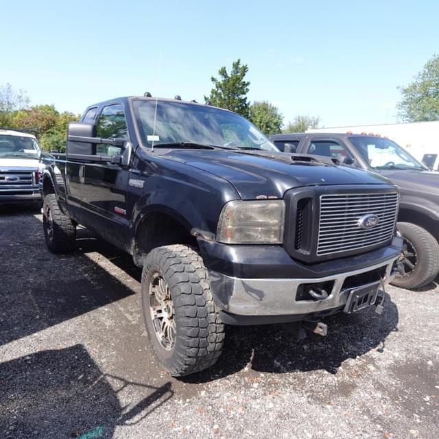 Image of Ford F-350 equipment image 2