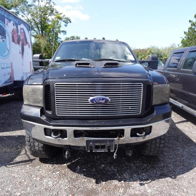 Image of Ford F-350 equipment image 1