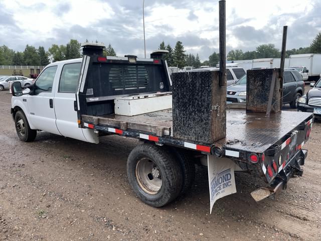 Image of Ford F-350 equipment image 2