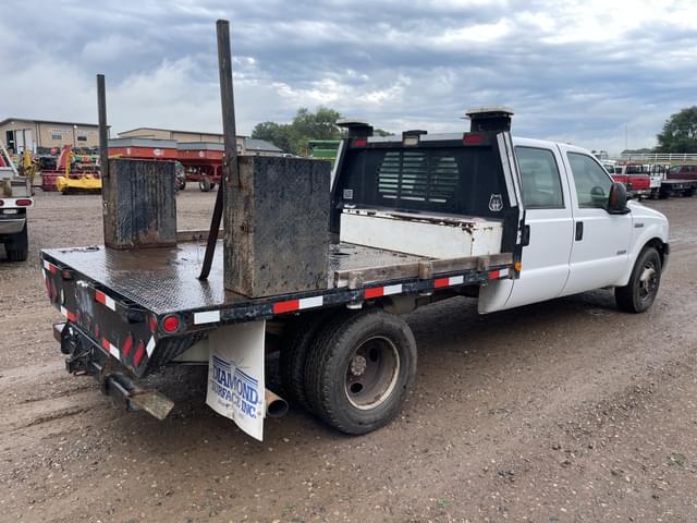Image of Ford F-350 equipment image 4