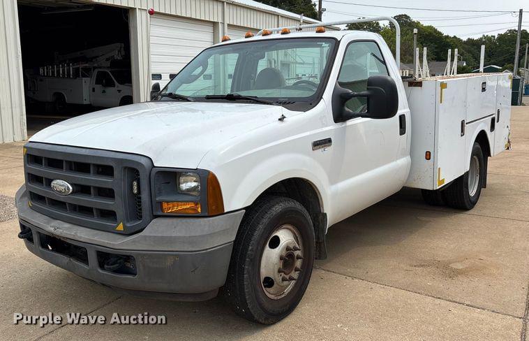 Image of Ford F-350 Primary image
