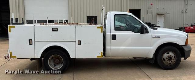 Image of Ford F-350 equipment image 3