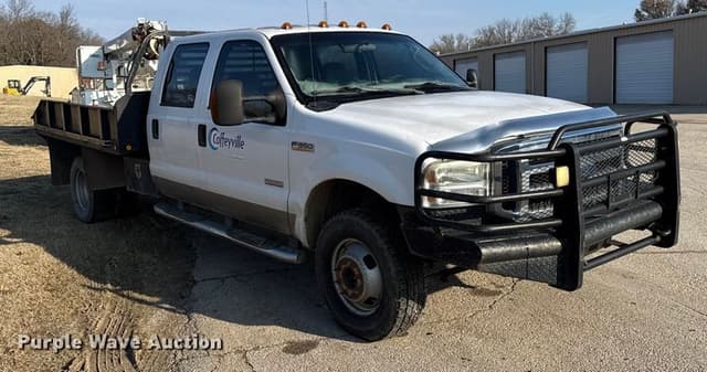 Image of Ford F-350 equipment image 2