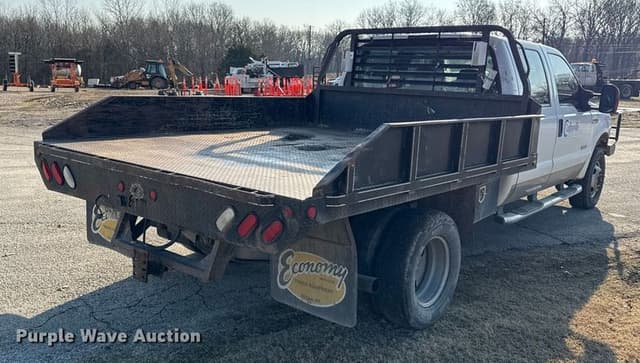 Image of Ford F-350 equipment image 4