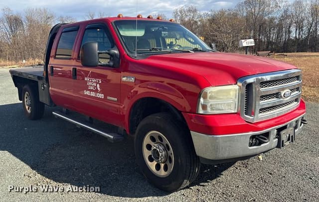 Image of Ford F-350 equipment image 2