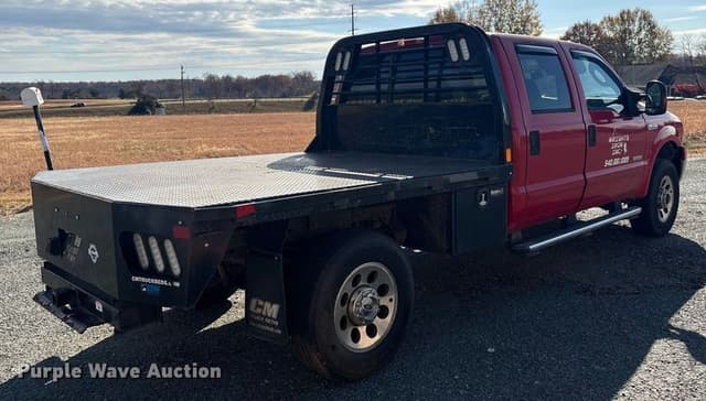 Image of Ford F-350 equipment image 4