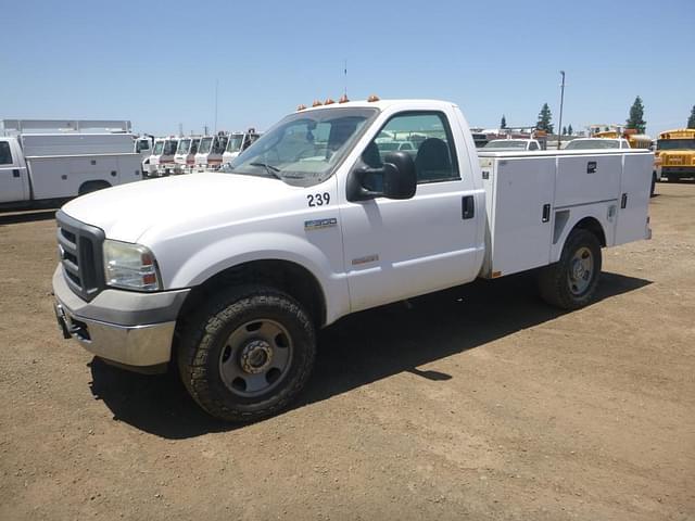 Image of Ford F-350 equipment image 1