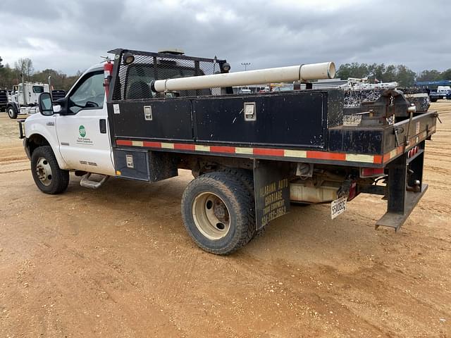 Image of Ford F-350 equipment image 1