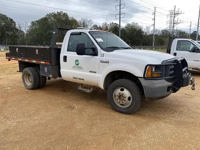 Image of Ford F-350 equipment image 3