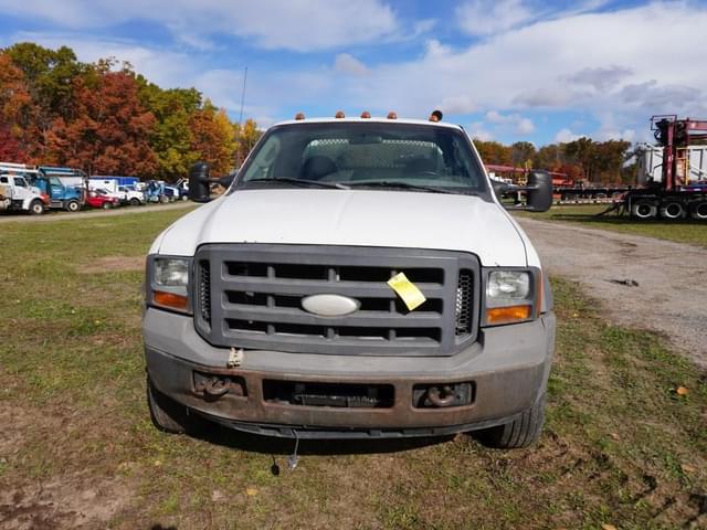 Image of Ford F-450 equipment image 1