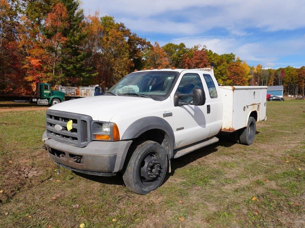 Image of Ford F-450 Primary image