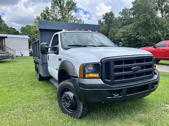 Image of Ford F-450 equipment image 2
