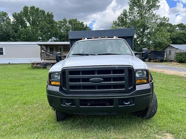 Image of Ford F-450 equipment image 1