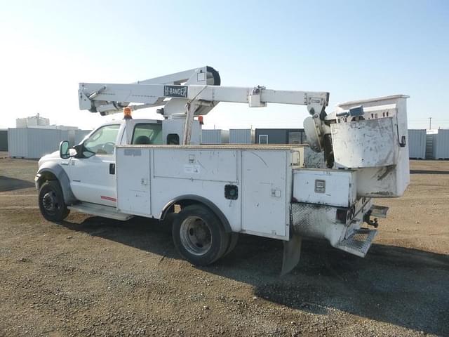 Image of Ford F-450 equipment image 3