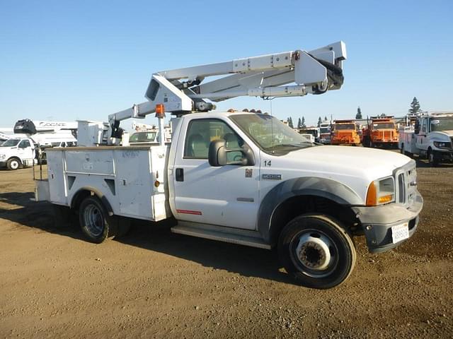 Image of Ford F-450 equipment image 1