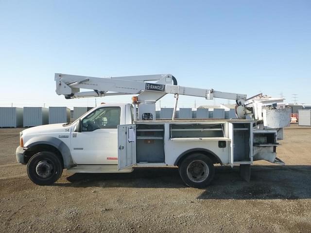 Image of Ford F-450 equipment image 4