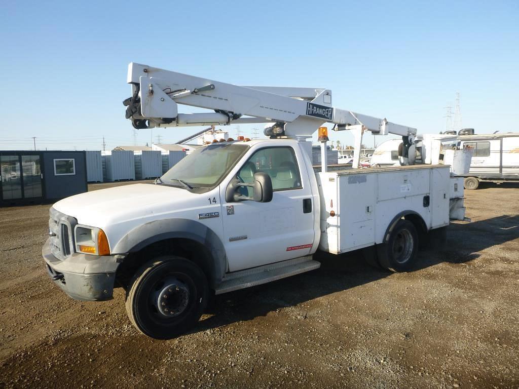 Image of Ford F-450 Primary image