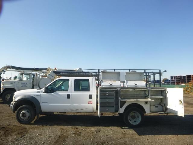 Image of Ford F-450 equipment image 4