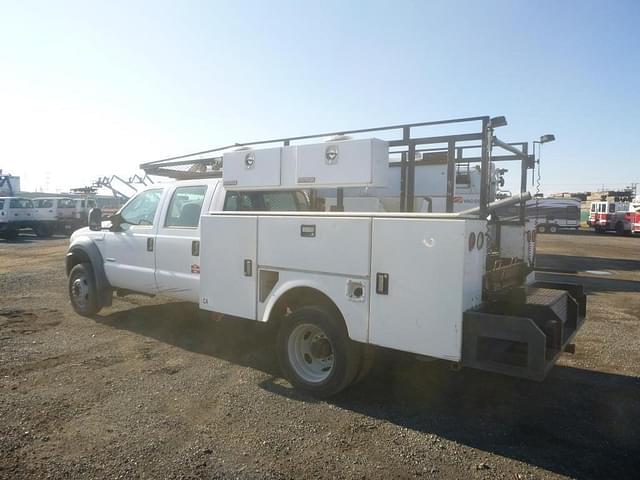 Image of Ford F-450 equipment image 3