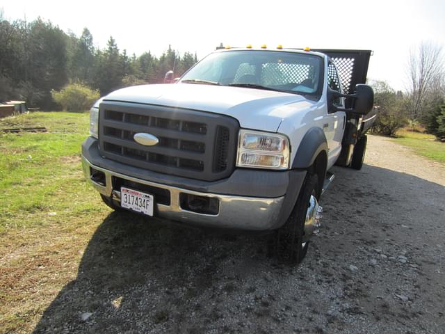 Image of Ford F-450 equipment image 2