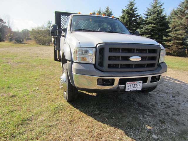 Image of Ford F-450 equipment image 3