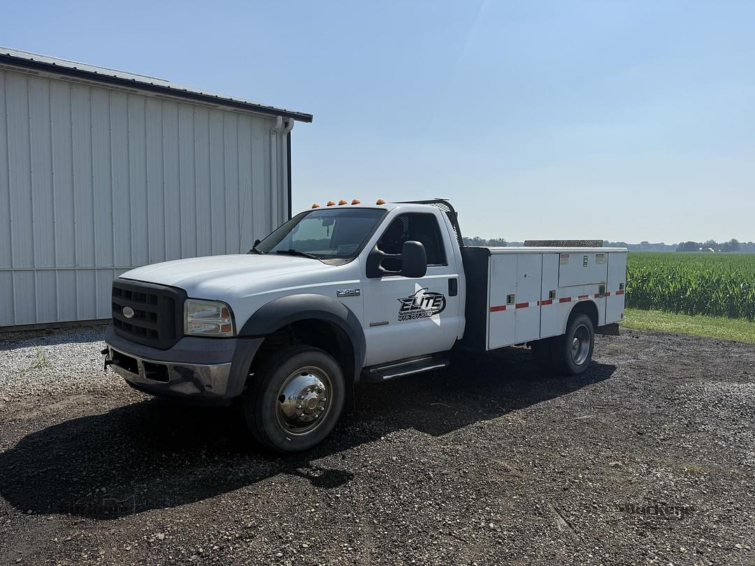Image of Ford F-450 Primary image