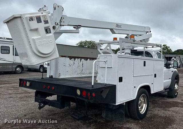 Image of Ford F-450 equipment image 4