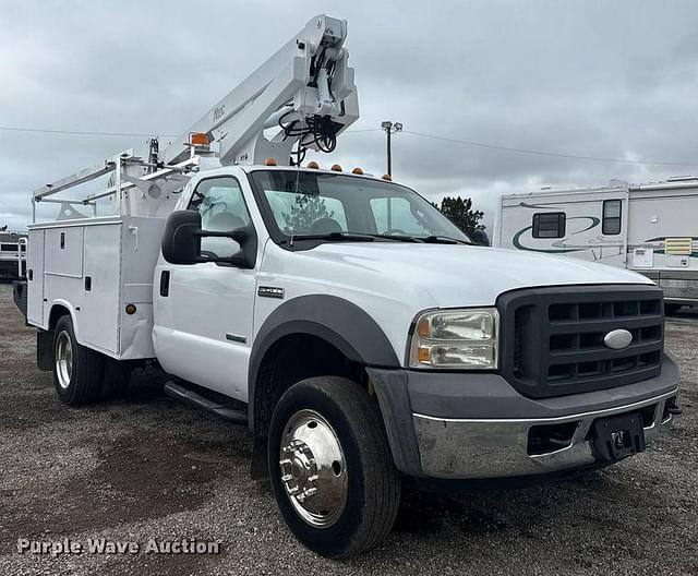 Image of Ford F-450 equipment image 2