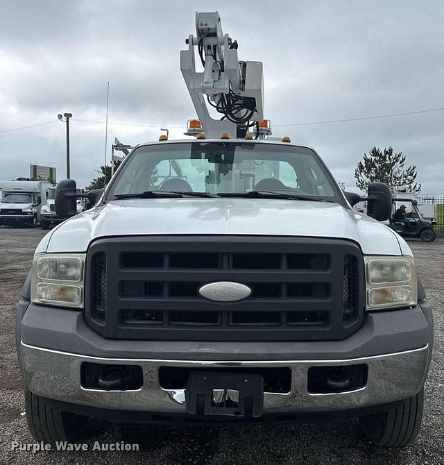 Image of Ford F-450 equipment image 1