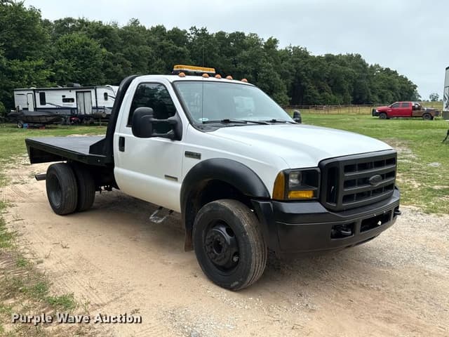 Image of Ford F-450 equipment image 2