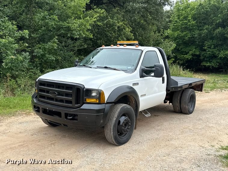2005 Ford F-450 Equipment Image0