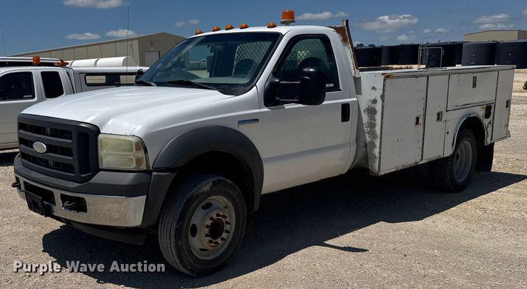 Image of Ford F-450 Primary image
