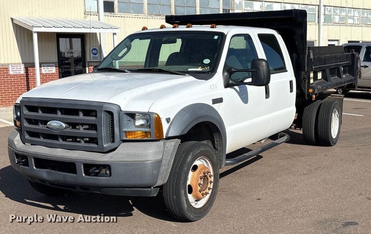 2005 Ford F-450 Equipment Image0