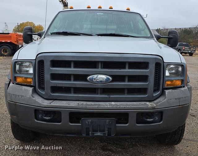 Image of Ford F-450 equipment image 1