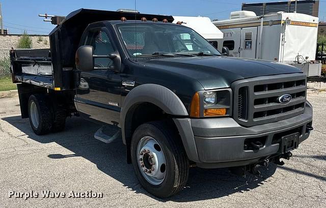 Image of Ford F-450 equipment image 2