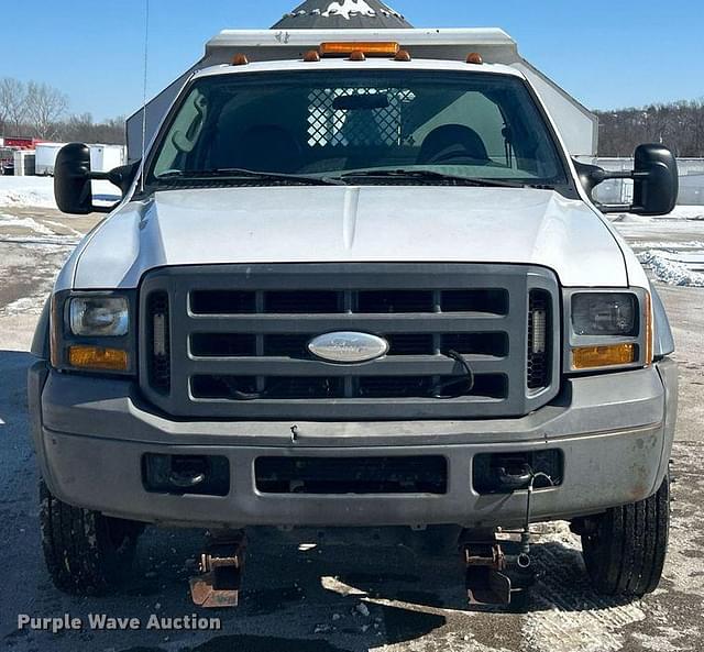 Image of Ford F-450 equipment image 1