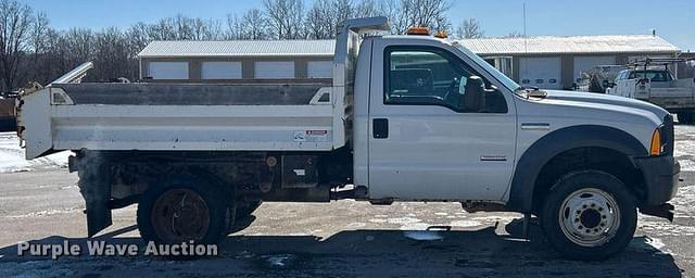 Image of Ford F-450 equipment image 3