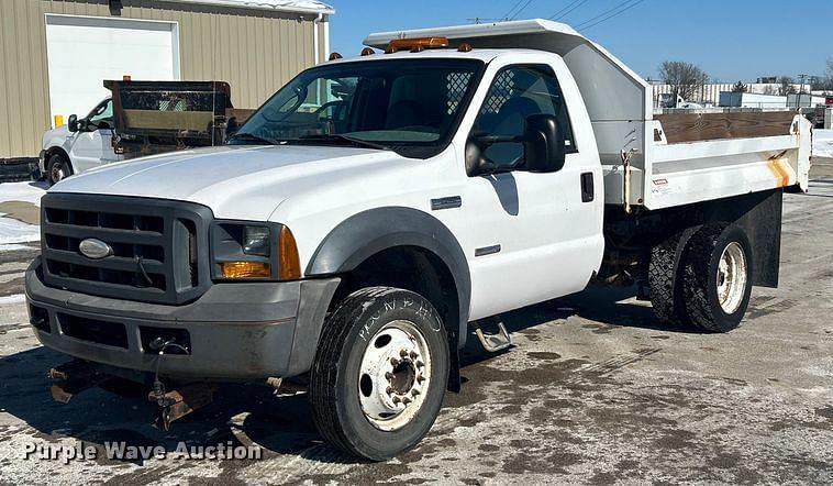 Image of Ford F-450 Primary image