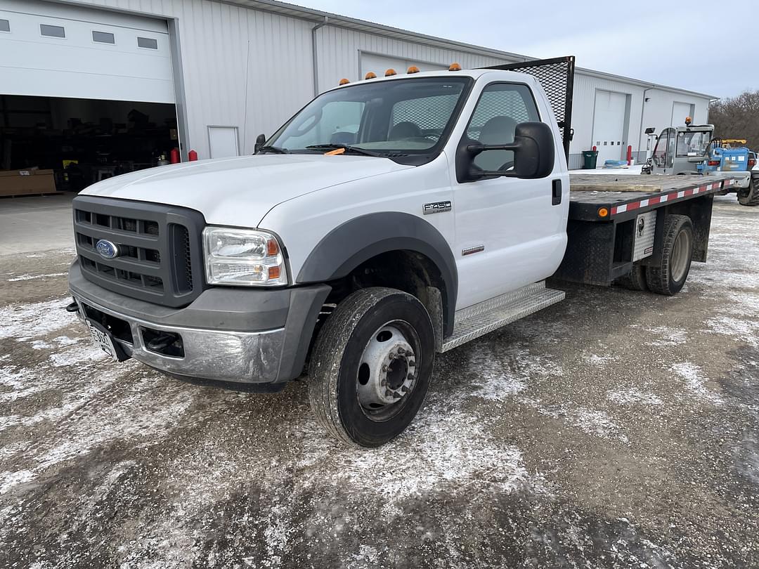 Image of Ford F-450 Primary image